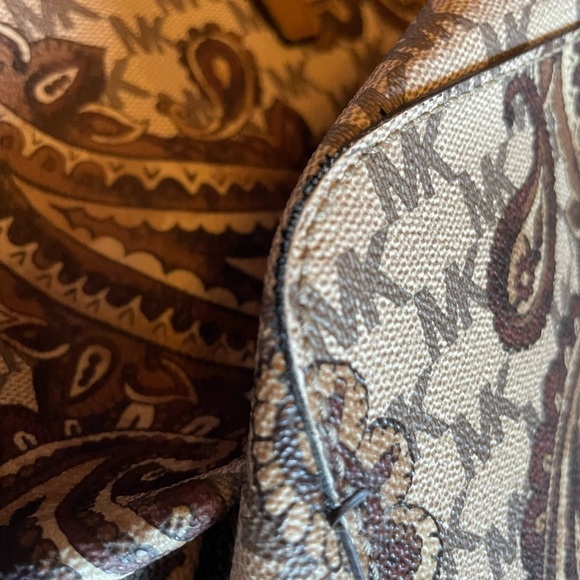 Michael Kors paisley tote    Spacious enough to - Picture 11 of 13